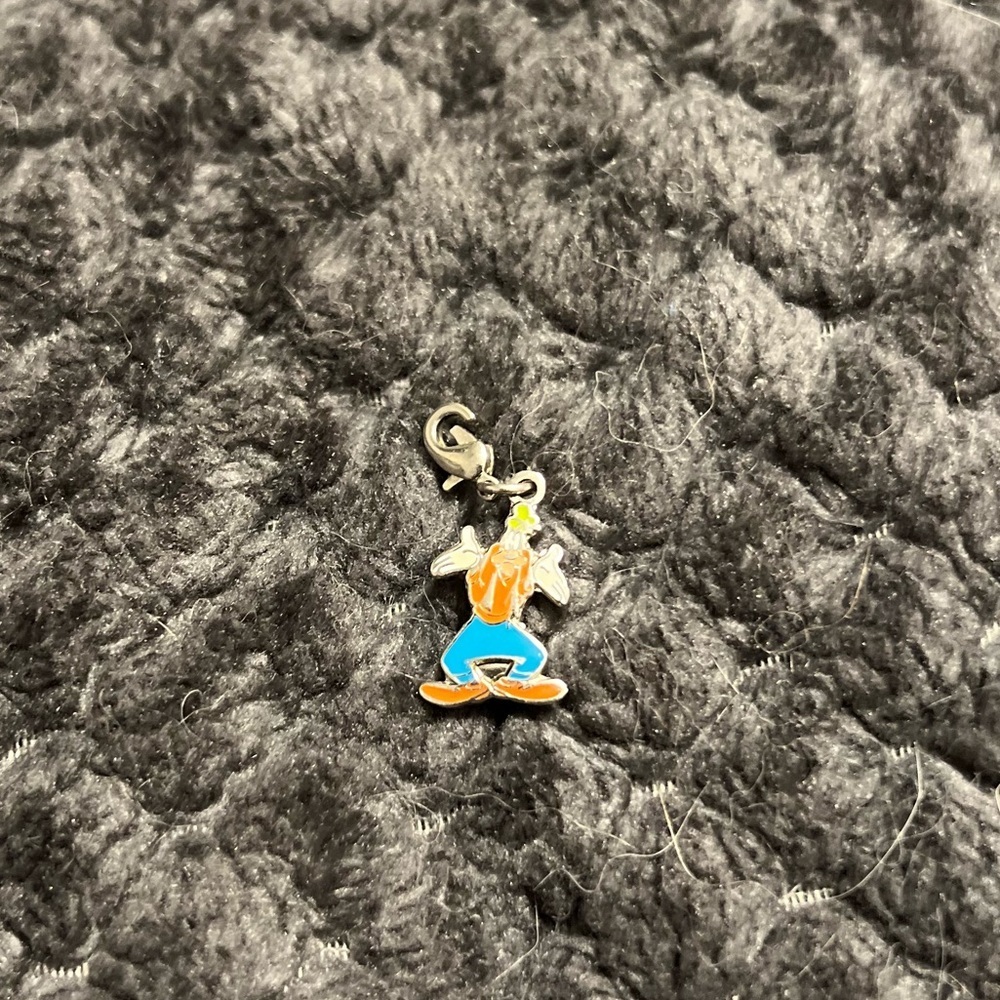 Like new Disney Goofy charm for bracelet